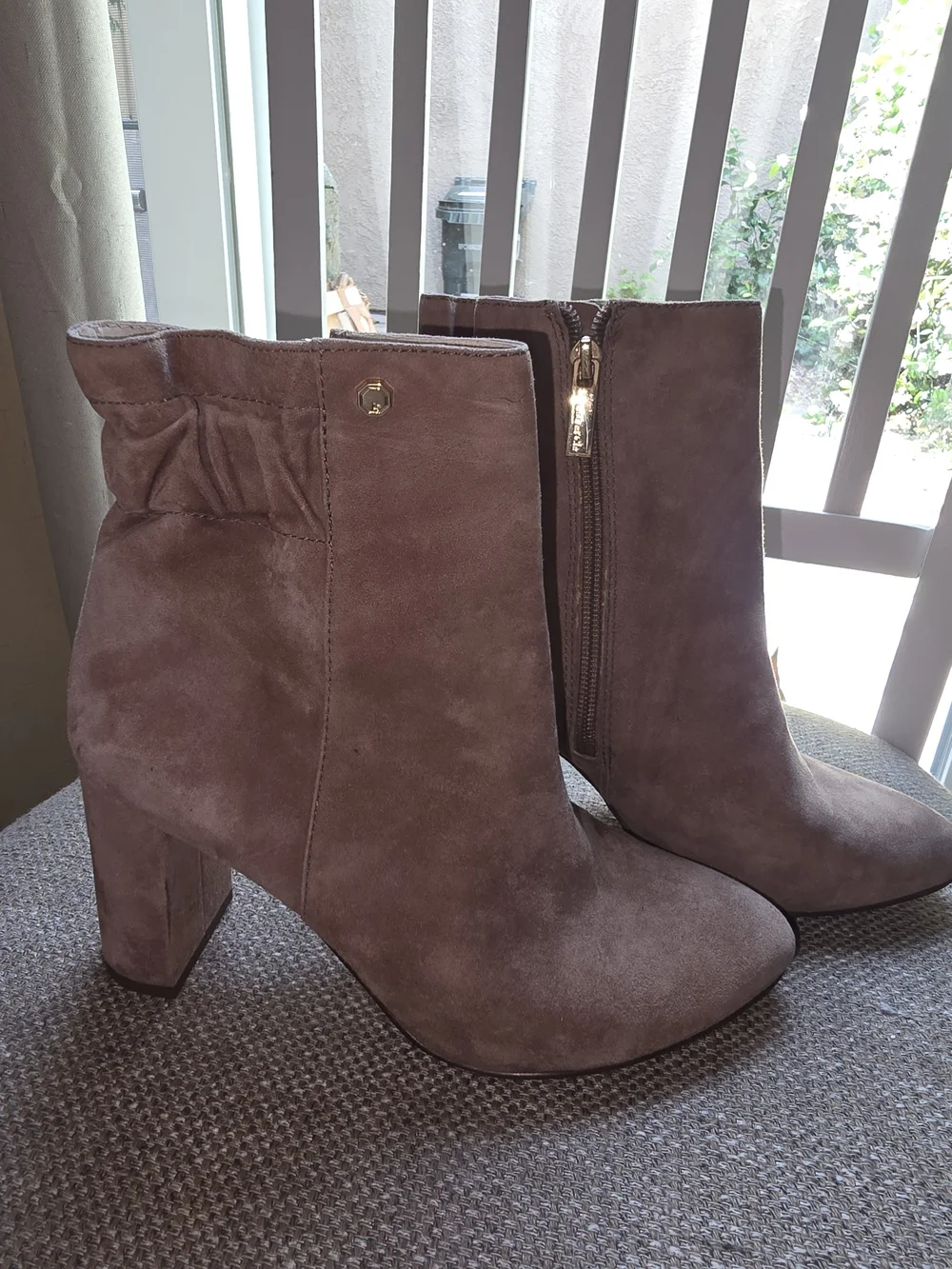 Louise et Cie Shayna Suede Block Heel Booties  Size 6/ 36.5